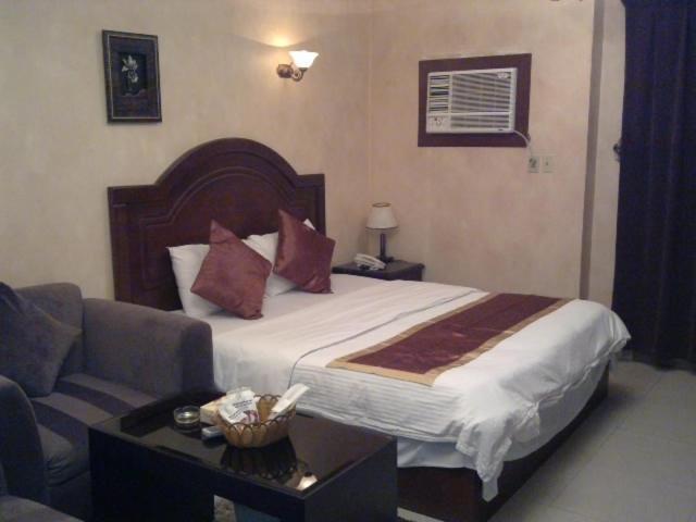 Al Baron Palace Khobar Apart otel Nadinah Dış mekan fotoğraf